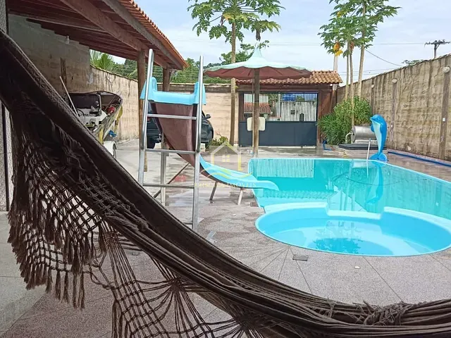 Casa com 400m², à venda, no bairro Boracéia em Bertioga