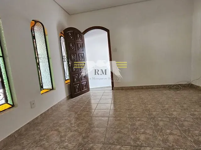 Casa com 250m² 4 quartos e 2 banheiros, à venda ou para alugar, no bairro Jardim Eliane em São Paulo