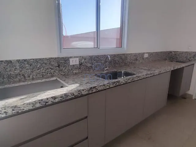 Casa 3 quartos e 3 banheiros, para alugar, no bairro Condomínio Raízes Impperial em Bady Bassitt
