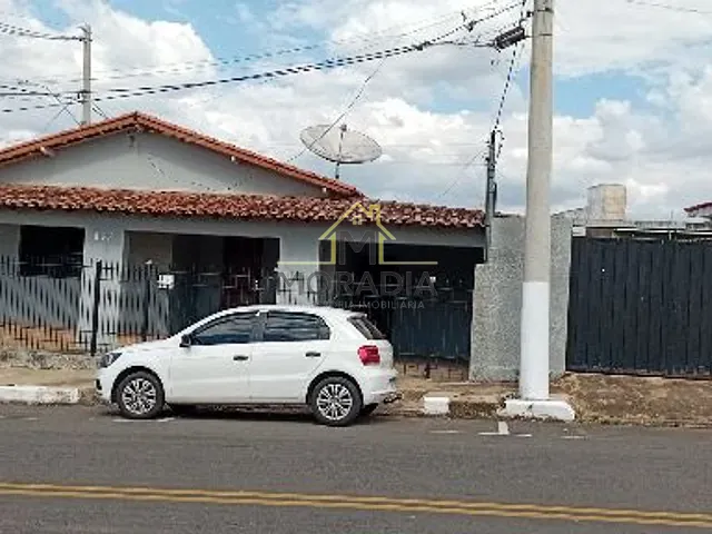 Casa com 378m² 4 quartos e 2 banheiros, à venda, no bairro Angola em Guaxupé