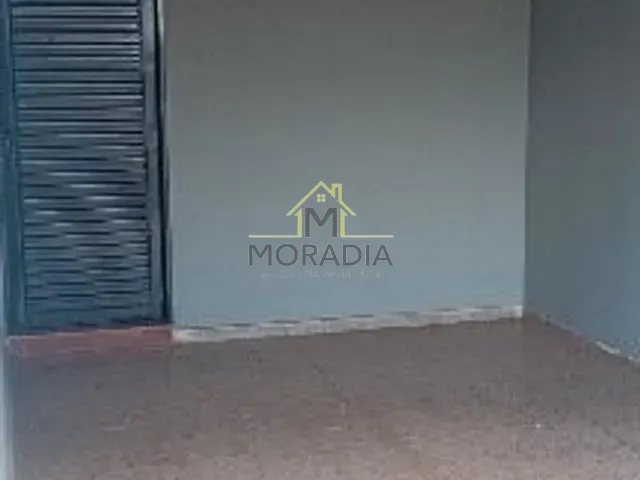 Casa com 378m² 4 quartos e 2 banheiros, à venda, no bairro Angola em Guaxupé
