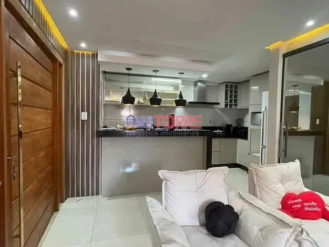 Casa 2 quartos e 2 banheiros, à venda, no bairro Centro em Itabuna