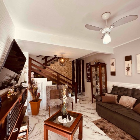 Casa com 3200m² 4 quartos e 2 banheiros, à venda, no bairro Peró em Cabo Frio