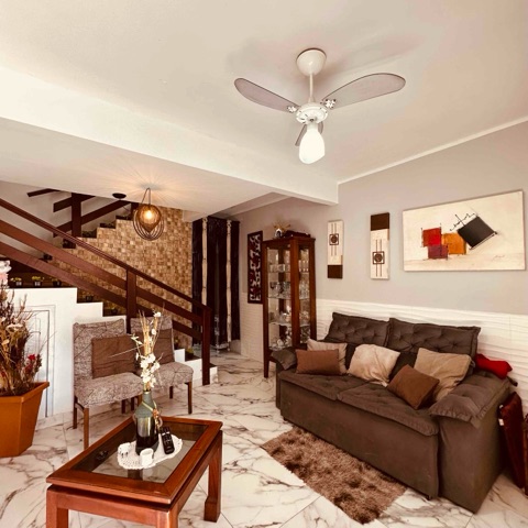 Casa com 3200m² 4 quartos e 2 banheiros, à venda, no bairro Peró em Cabo Frio