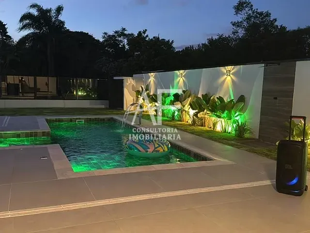 Casa com 643m², à venda, no bairro Chácara São Félix em Taubaté