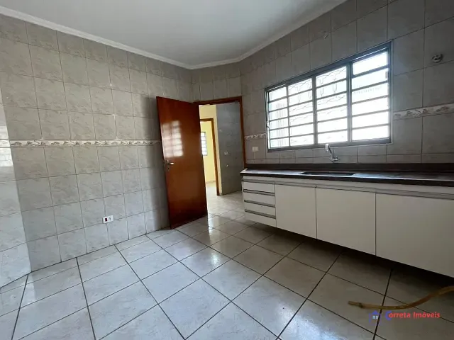 Casa 3 quartos e 2 banheiros, para alugar, no bairro Vila Nova em Três Lagoas