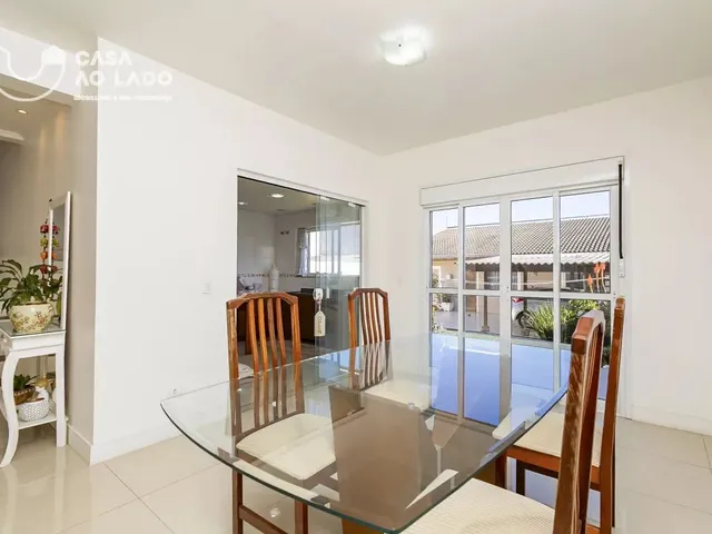 Casa 3 quartos e 5 banheiros, à venda, no bairro Fanny em Curitiba