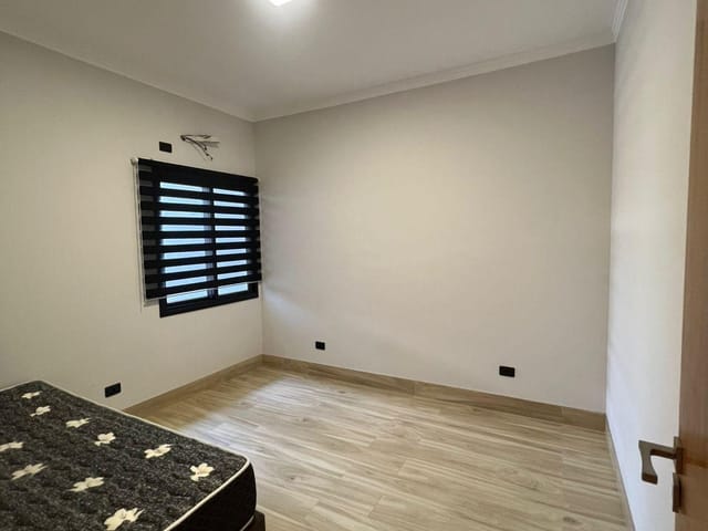 Casa com 360m² 3 quartos e 1 banheiro, à venda, no bairro Residencial Paris em Sinop