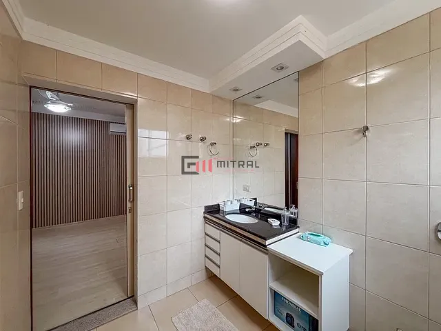 Casa com 300m² 4 quartos e 4 banheiros, à venda, no bairro Esperança em Londrina