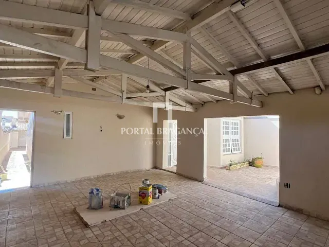 Casa com 289m² 3 quartos e 4 banheiros, à venda, no bairro Jardim Europa em Bragança Paulista