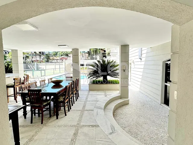 Casa 6 quartos e 8 banheiros, à venda, no bairro Pinheiros em São Paulo