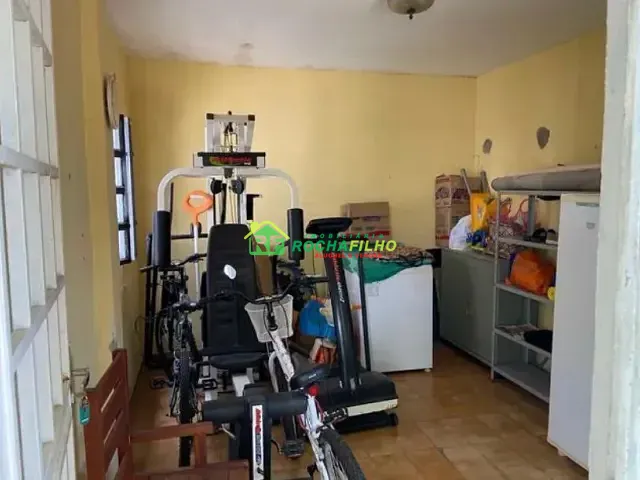 Casa com 300m² 3 quartos e 2 banheiros, à venda, no bairro São João em Teresina