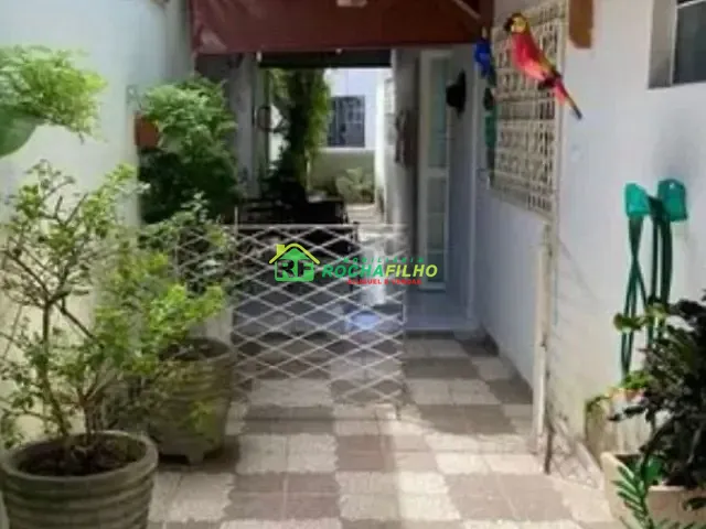 Casa com 300m² 3 quartos e 2 banheiros, à venda, no bairro São João em Teresina
