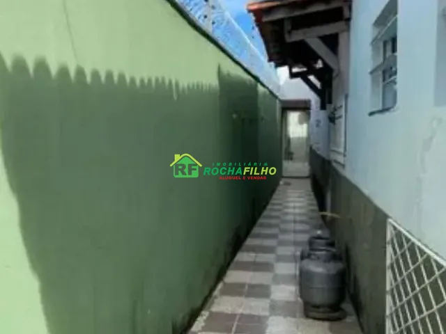 Casa com 300m² 3 quartos e 2 banheiros, à venda, no bairro São João em Teresina