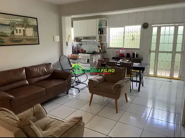Casa com 300m² 3 quartos e 2 banheiros, à venda, no bairro São João em Teresina