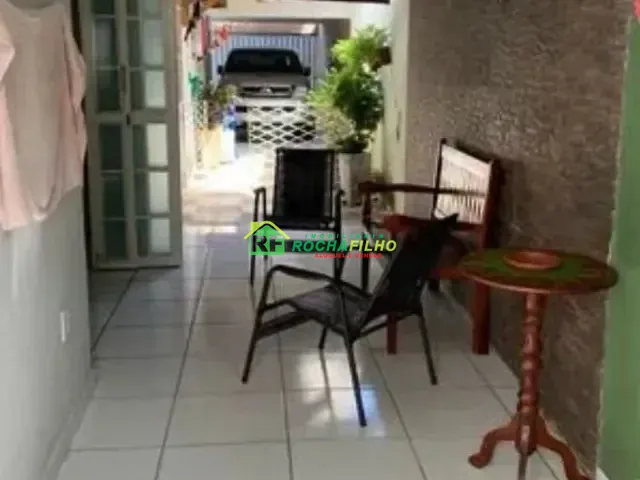 Casa com 300m² 3 quartos e 2 banheiros, à venda, no bairro São João em Teresina