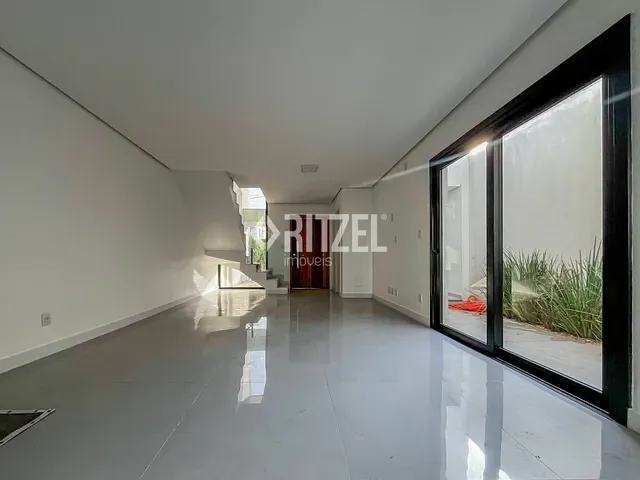 Casa 3 quartos e 4 banheiros, à venda, no bairro Jardim Mauá em Novo Hamburgo