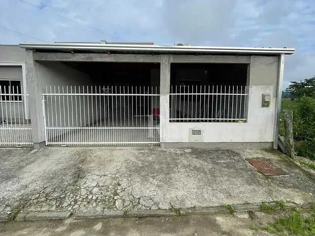 Casa 2 quartos e 1 banheiro, para alugar, no bairro Universitário em Tijucas