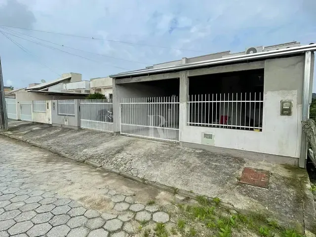Casa 2 quartos e 1 banheiro, para alugar, no bairro Universitário em Tijucas