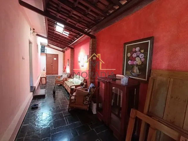 Casa 3 quartos e 3 banheiros, à venda, no bairro Centro em Guaxupé