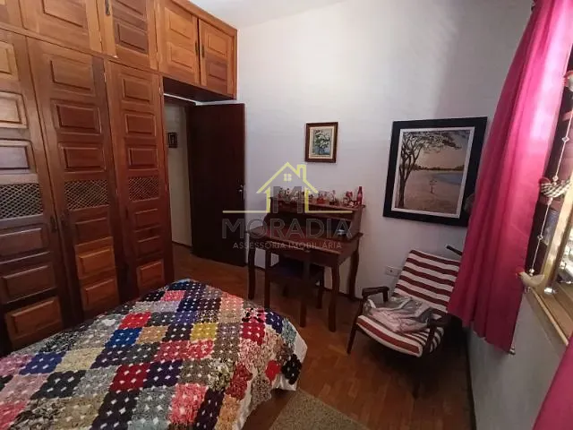 Casa 3 quartos e 3 banheiros, à venda, no bairro Centro em Guaxupé