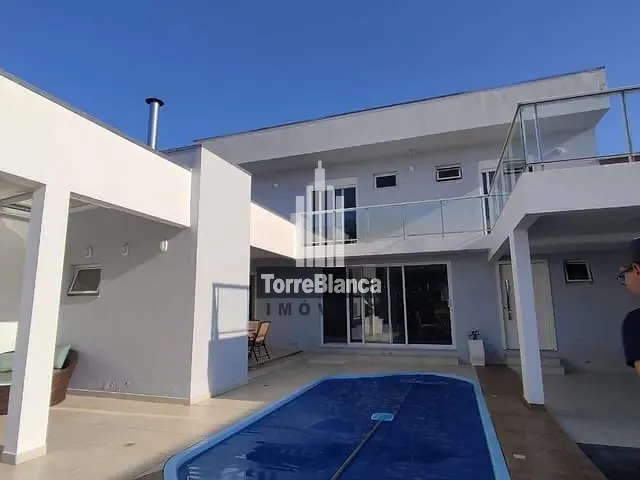 Casa com 600m² 4 quartos e 3 banheiros, à venda, no bairro Jardim Carvalho em Ponta Grossa