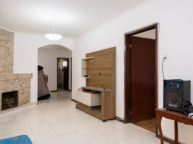 Casa com 200m² 2 quartos e 1 banheiro, para alugar, no bairro Laranjal em Pelotas