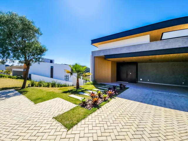 Casa com 479m² 4 quartos e 6 banheiros, à venda, no bairro São Pedro em Juiz de Fora