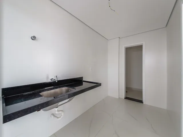 Casa com 479m² 4 quartos e 6 banheiros, à venda, no bairro São Pedro em Juiz de Fora