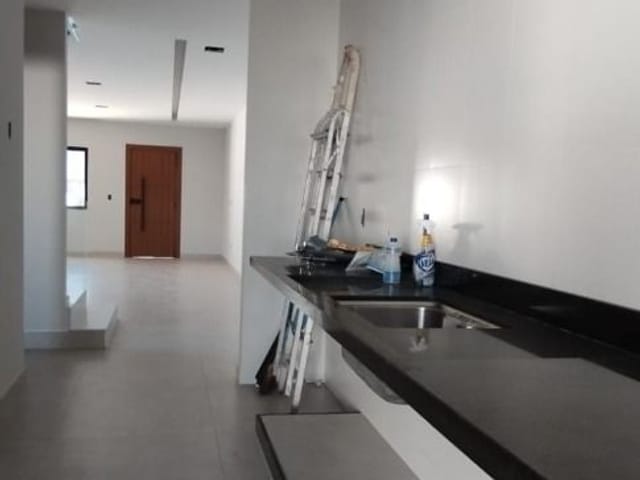 Casa com 180m² 4 quartos e 4 banheiros, à venda, no bairro Costazul em Rio das Ostras