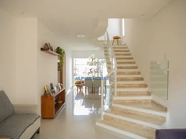 Sobrado com 271m² 3 quartos e 2 banheiros, à venda, no bairro Condomínio Village do Sol em Pindamonhangaba