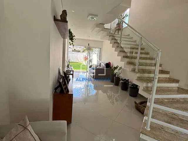 Sobrado com 271m² 3 quartos e 2 banheiros, à venda, no bairro Condomínio Village do Sol em Pindamonhangaba