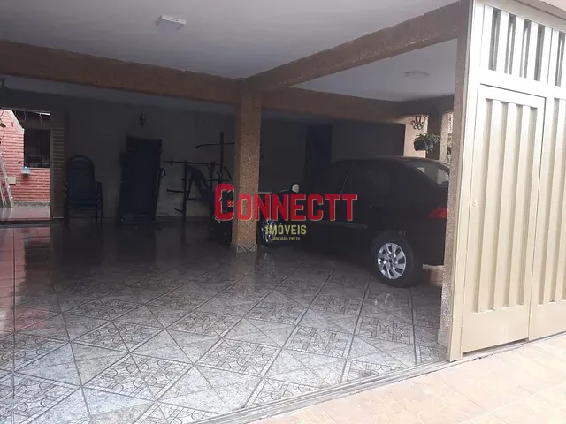 Casa com 250m² 4 quartos e 4 banheiros, à venda, no bairro Vila Tiberio em Ribeirão Preto