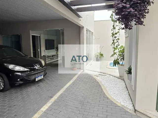 Casa com 350m² 3 quartos e 4 banheiros, à venda, no bairro Mata Atlântica I em Tijucas