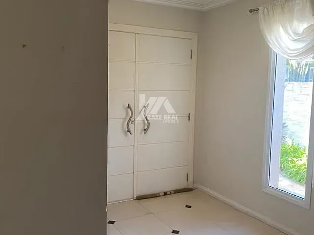 Casa com 462m² 3 quartos e 4 banheiros, à venda, no bairro Orfãs em Ponta Grossa