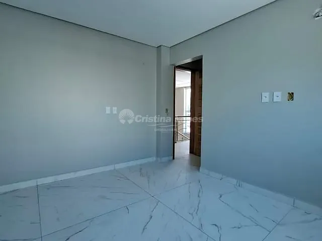 Casa 4 quartos e 4 banheiros, à venda, no bairro Uruguai em Teresina