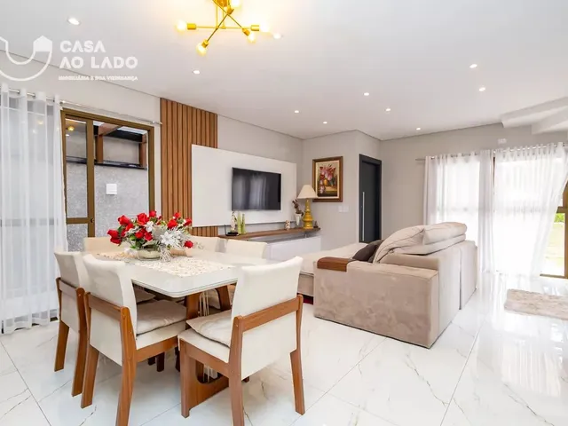 Casa 3 quartos e 5 banheiros, à venda, no bairro Santa Candida em Curitiba