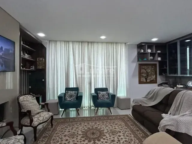 Casa com 300m² 3 quartos e 4 banheiros, à venda, no bairro Jardim Aracy em Mogi das Cruzes