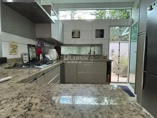 Casa com 300m² 3 quartos e 4 banheiros, à venda, no bairro Jardim Aracy em Mogi das Cruzes