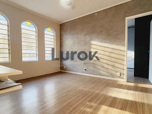 Casa com 250m² 3 quartos e 2 banheiros, à venda ou para alugar, no bairro Jardim Bom Retiro em Valinhos
