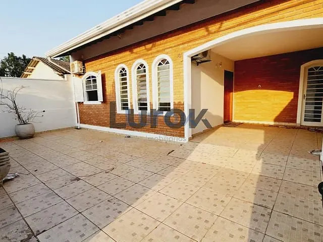 Casa com 250m² 3 quartos e 2 banheiros, à venda ou para alugar, no bairro Jardim Bom Retiro em Valinhos