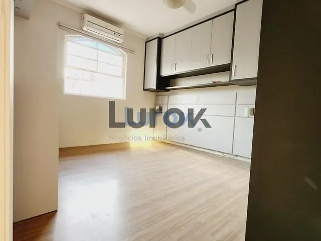 Casa com 250m² 3 quartos e 2 banheiros, à venda ou para alugar, no bairro Jardim Bom Retiro em Valinhos