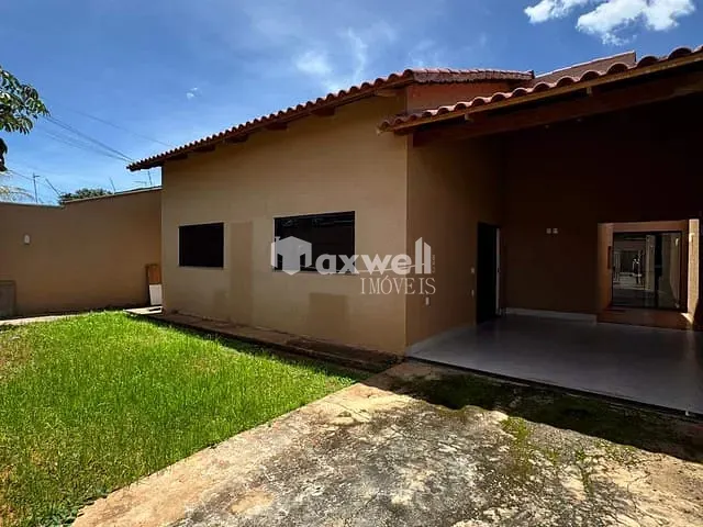Casa com 200m² 3 quartos e 3 banheiros, à venda, no bairro Setor Serra Dourada - 2ª Etapa em Aparecida de Goiânia