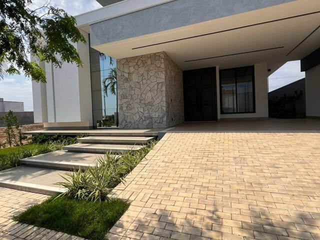Casa com 330m² 3 quartos e 1 banheiro, à venda, no bairro Condomínio Residencial Platini Urban Park em Sinop