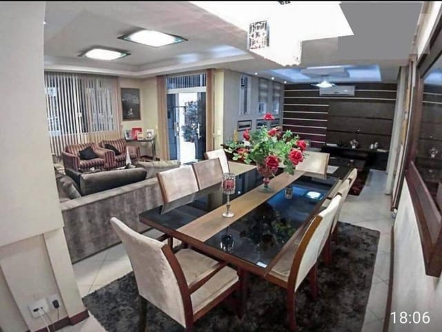 Casa 4 quartos e 6 banheiros, à venda, no bairro Vila Valqueire em Rio de Janeiro