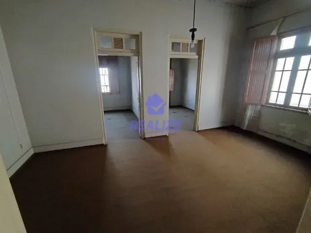 Casa com 500m² 3 quartos e 1 banheiro, à venda, no bairro Centro em Botucatu