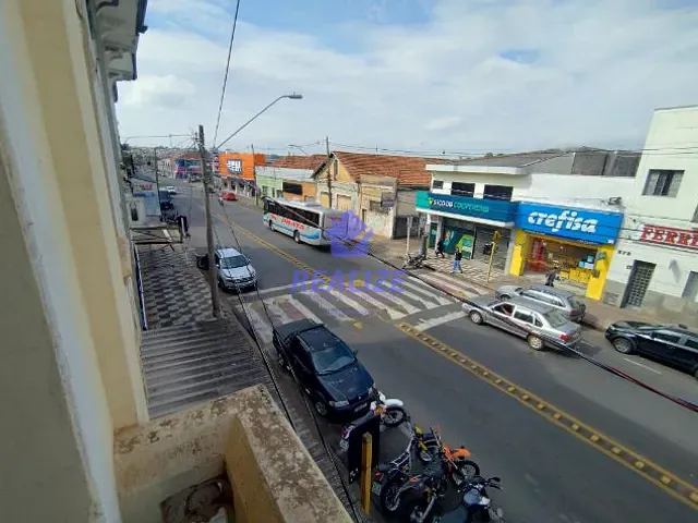 Casa com 500m² 3 quartos e 1 banheiro, à venda, no bairro Centro em Botucatu