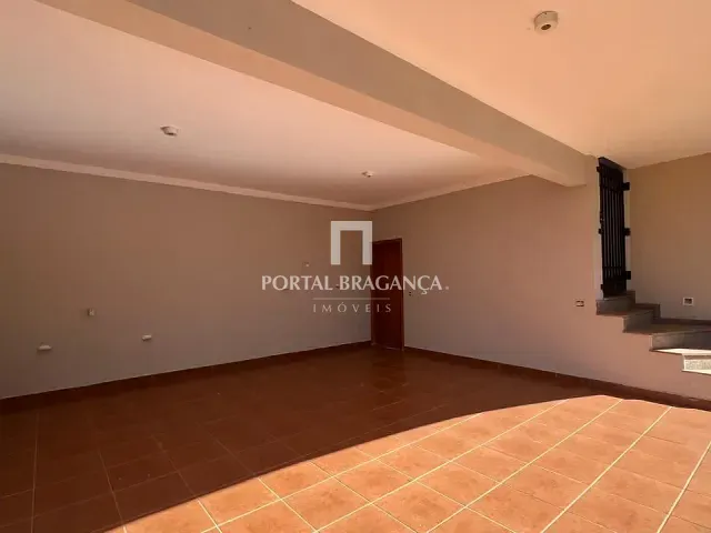 Casa com 299m² 3 quartos e 6 banheiros, à venda, no bairro Condomínio Residencial Euroville em Bragança Paulista