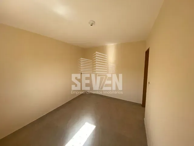 Casa com 250m² 1 quarto e 1 banheiro, à venda, no bairro Parque Santa Edwiges em Bauru