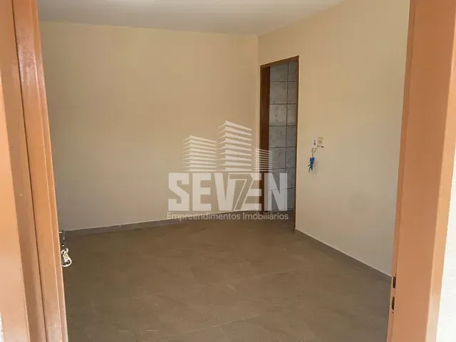 Casa com 250m² 1 quarto e 1 banheiro, à venda, no bairro Parque Santa Edwiges em Bauru